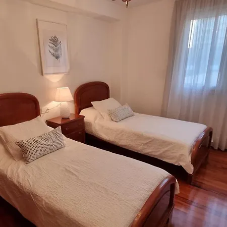Apartment-sleeps5-parking-petfriendly *